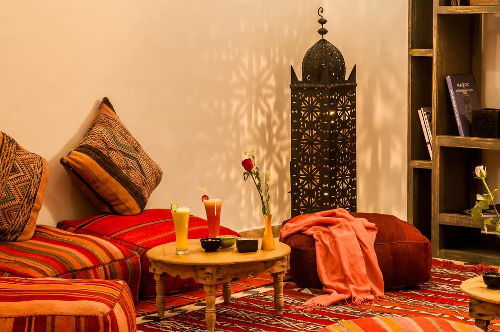 Riad Sougtani Tazrou Luaran gambar