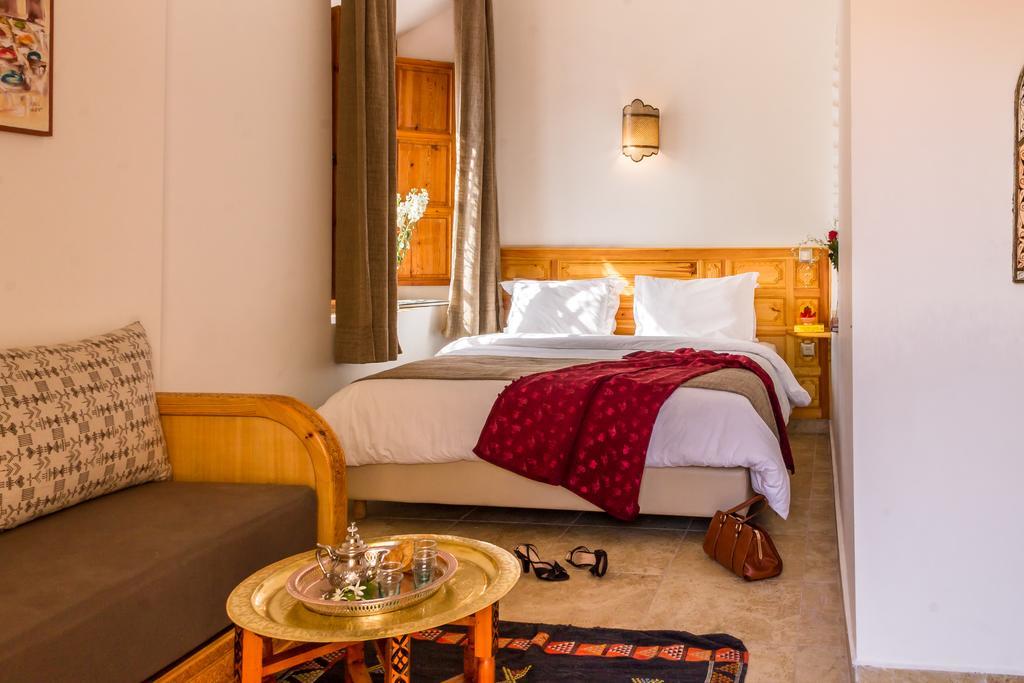 Riad Sougtani Tazrou Luaran gambar