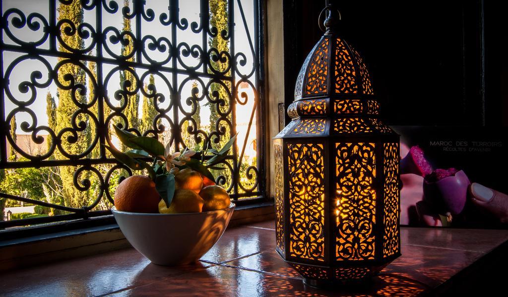Riad Sougtani Tazrou Luaran gambar
