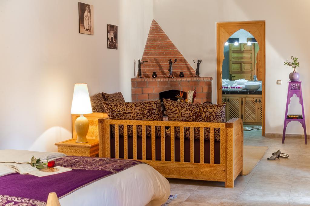 Riad Sougtani Tazrou Luaran gambar