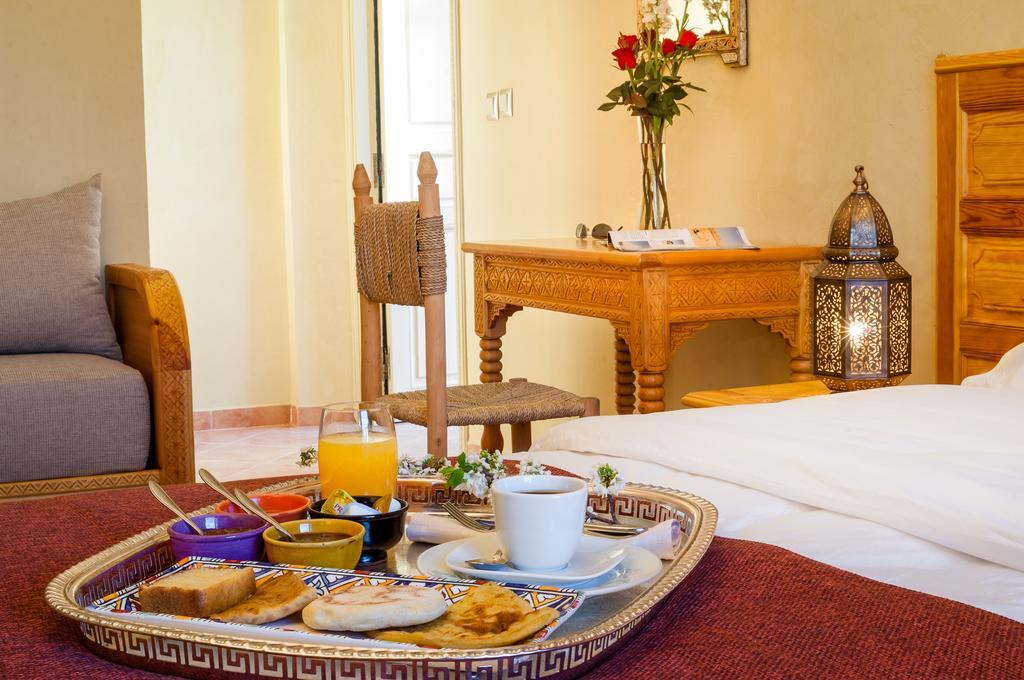 Riad Sougtani Tazrou Luaran gambar