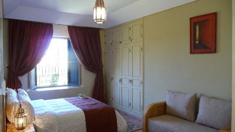 Riad Sougtani Tazrou Luaran gambar