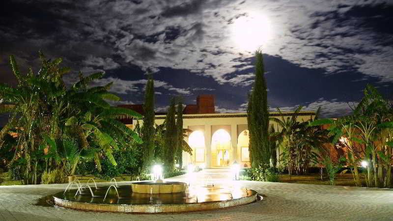 Riad Sougtani Tazrou Luaran gambar